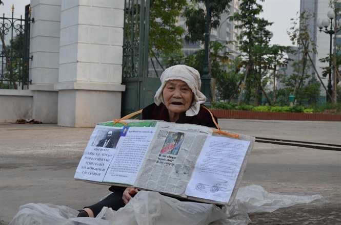 cụ bà 88 tuổi với hành trình đòi nhà, đòi sự sống