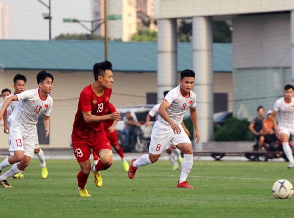 U22 cầm hòa đội tuyển Việt Nam trong trận đấu tập