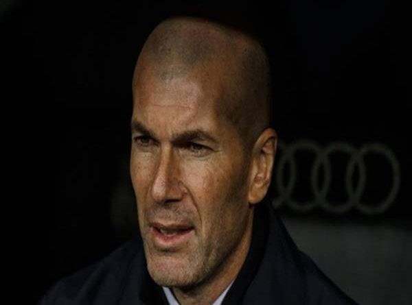 zidane-tuyen-bo-khong-mua-them-tien-dao