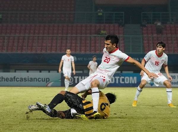 Tắc bóng là gì? Làm thế nào để thực hiện một pha tắc bóng?