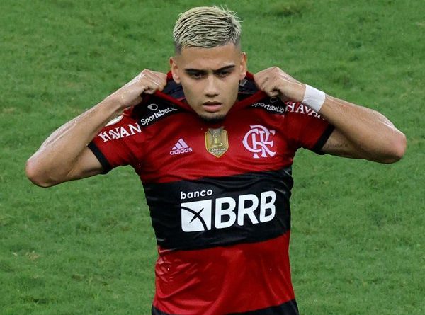Chuyển nhượng MU 10/2: MU đồng ý bán Pereira