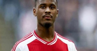 Chuyển nhượng BĐ: Liverpool theo sát hậu vệ trẻ Jorrel Hato Chuyển nhượng BĐ: Liverpool theo sát hậu vệ trẻ Jorrel Hato