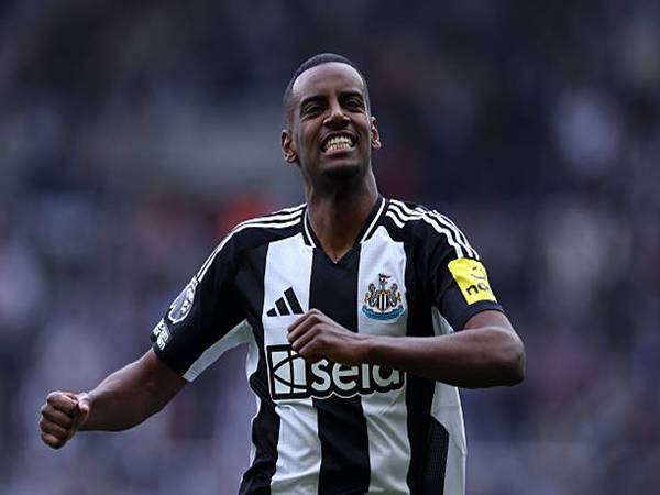 Tình hình căng thẳng tại Newcastle: Cơ hội cho Liverpool?
