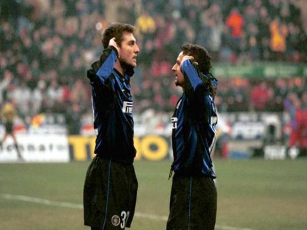 Roberto Baggio phải / Vieri trái là những tiền đạo Ý xuất sắc