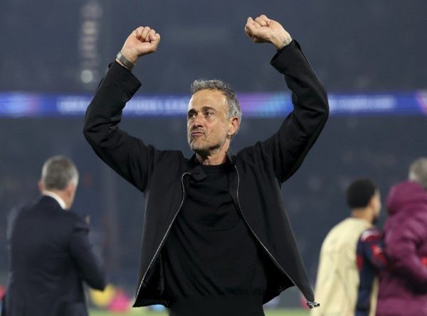 Huấn luyện viên PSG hiện tại là ai? Phong cách huấn luyện