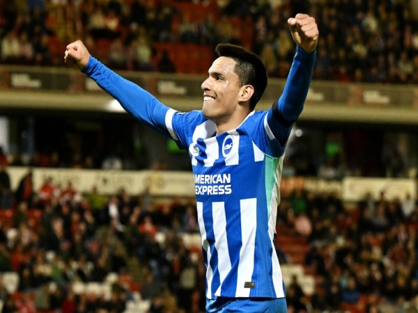 Tin Chelsea: nhắm 'hiện tượng' Diego Gomez chi 135 triệu bảng