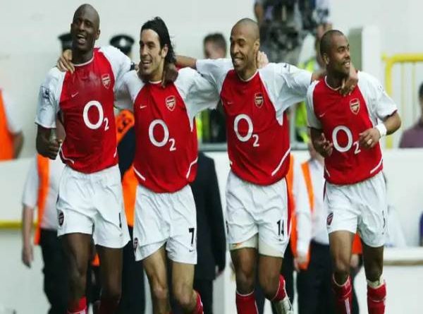 Khám phá đội hình Arsenal huyền thoại thời hoàng kim