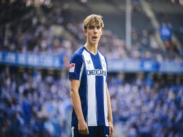 Chuyển nhượng MU: Quyết săn thần đồng Đức Kennet Eichhorn