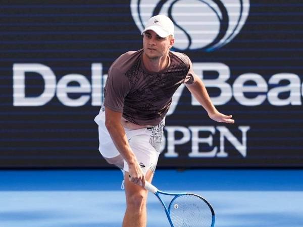 Kecmanović lội ngược dòng ấn tượng để giành chức vô địch